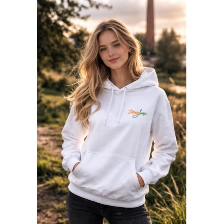 Bluza DreamJump Classic Biała - modelka outdoor